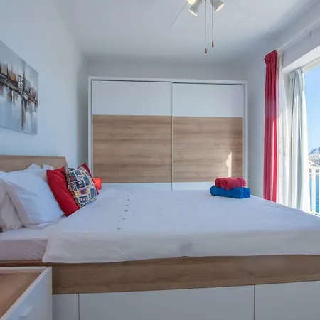 Apartment Tower Road - Bright Seafront 2 Bedroom Sliema